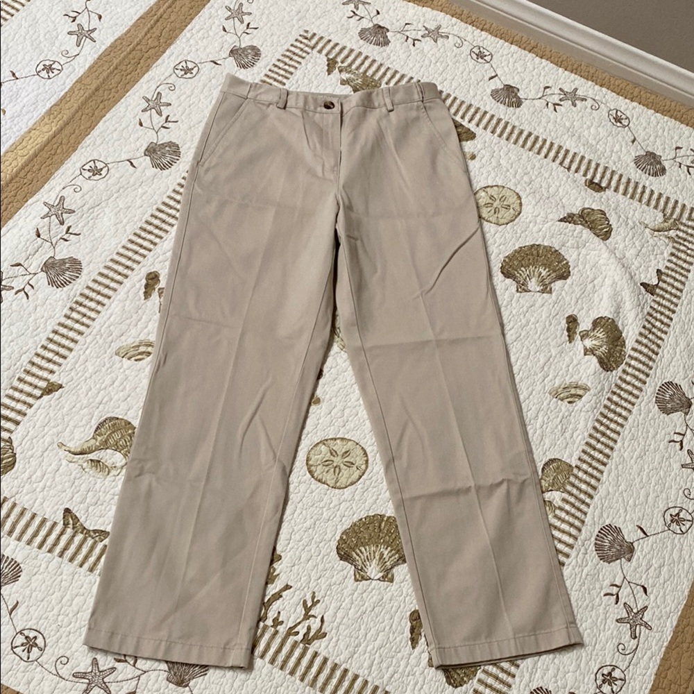 L.L. BEAN Tan Classic Fit Straight-Leg Khaki Pants. Size 6 Regular. - Picture 2 of 12